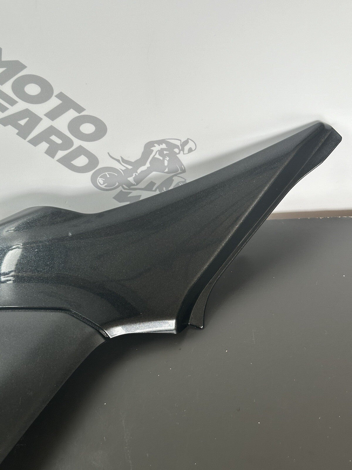 Kawasaki Z900 Right side fairing cover panel cowl RH 36001-0686 14093-0668 OEM