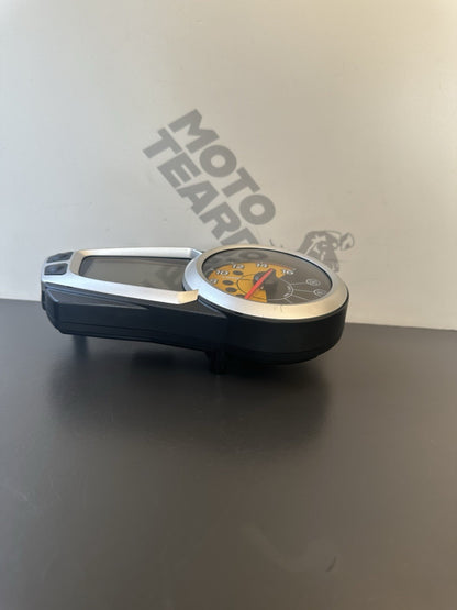 TRIUMPH STREET TRIPLE 675 Speedo Dash Instrument Cluster Clock 2007-2011 2503129