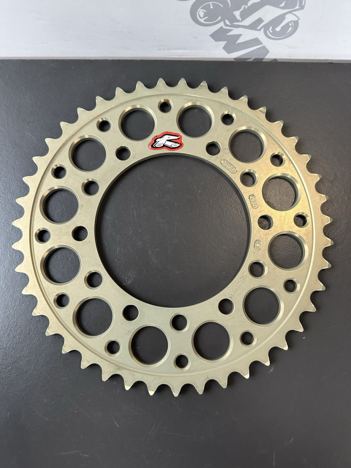 Suzuki GSXR600 525 Rear Renthal Sprocket. Hard Anodised 2011-2017 L1-L7 Renthal