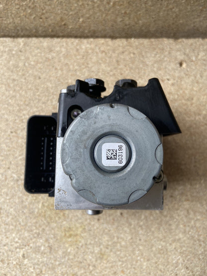 Triumph Street Triple 765 RS 2017-2019 ABS Pump Regulator 2017 OEM T2025959 OEM