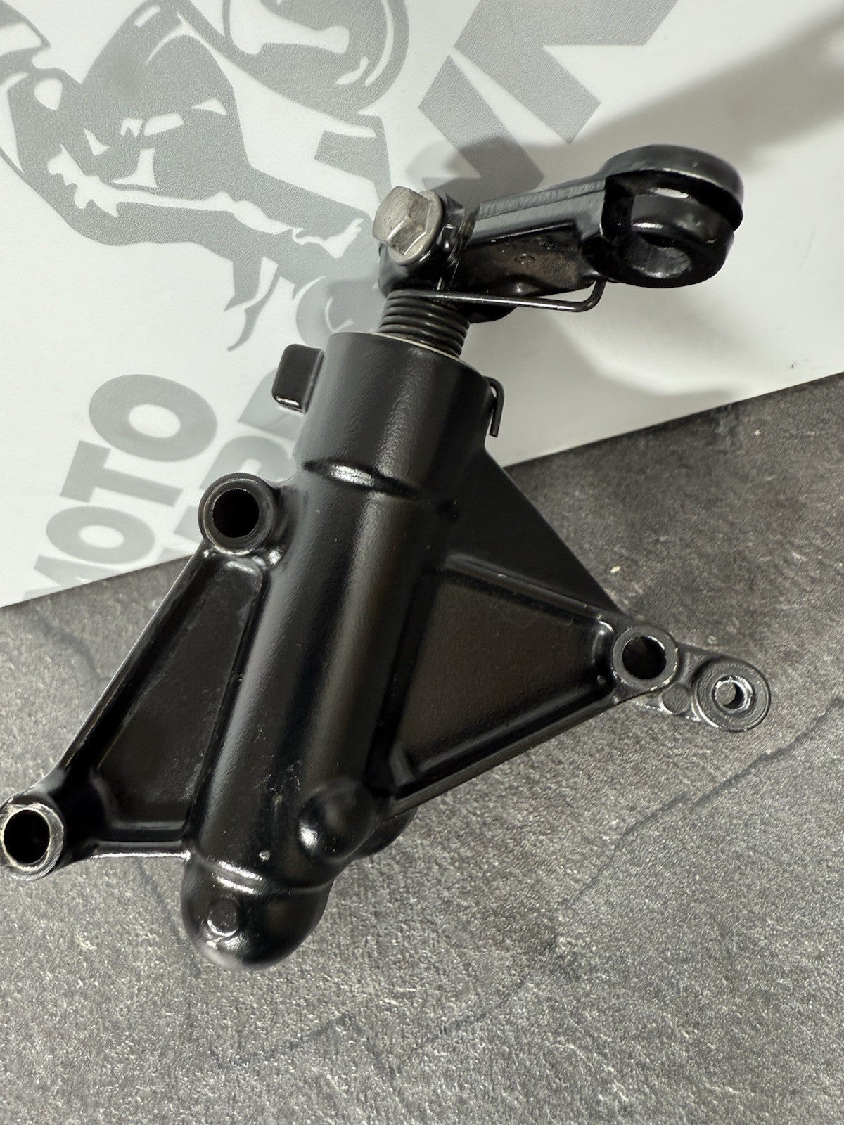 Suzuki GSXR 1000 R 2019 Clutch Release Mount Bracket 2017-25 OEM MM