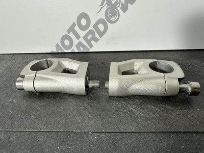 Triumph TIGER 900 GT PRO 2022 Handlebar Risers Clamps 6337 Miles 2020-2023 OEM