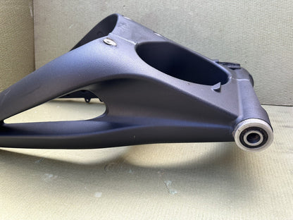 TRIUMPH Datona 675 R Swing Arm Swinging Arm READ DESCRIPTION OEM 2011 675 Swing
