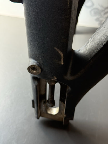 TRIUMPH STREET TRIPLE 675R SWINGING ARM SWING ARM 675R Swing Arm 2008-2011 OEM