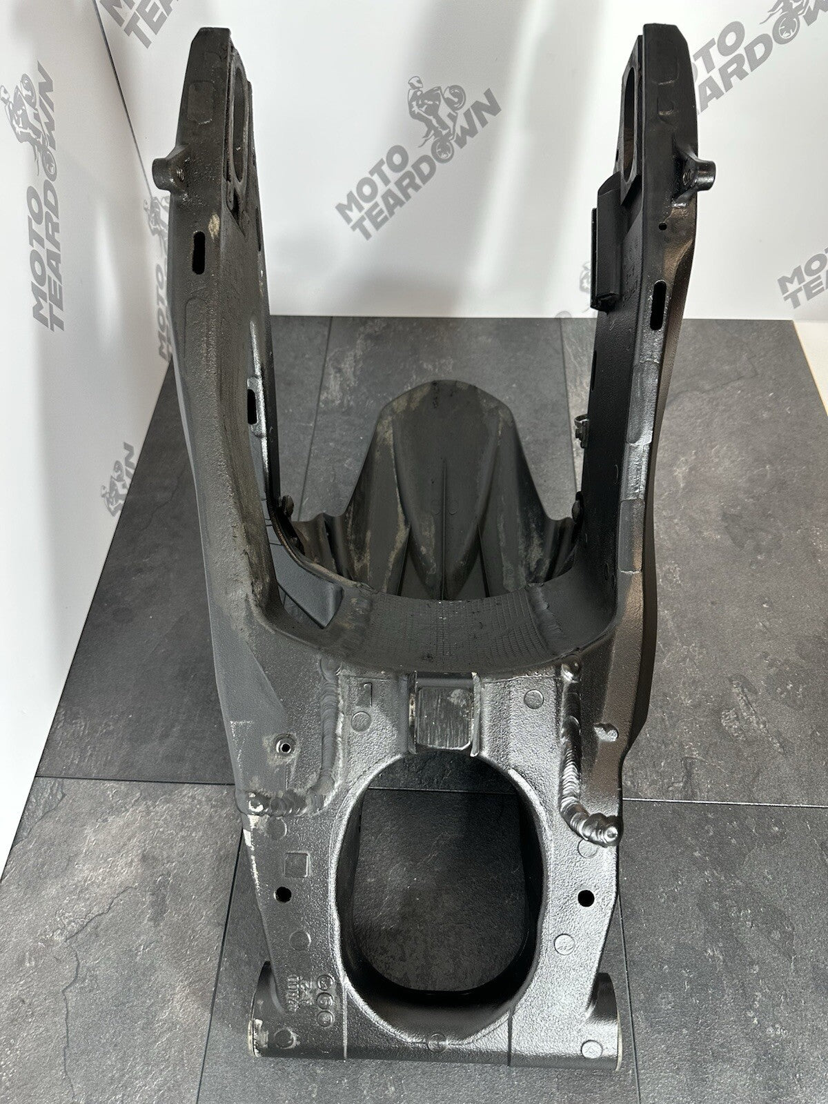 Suzuki GSXR 1000 2014 Swing Arm Swinging Arm Hugger 22774 Miles 2009-2016 OEM