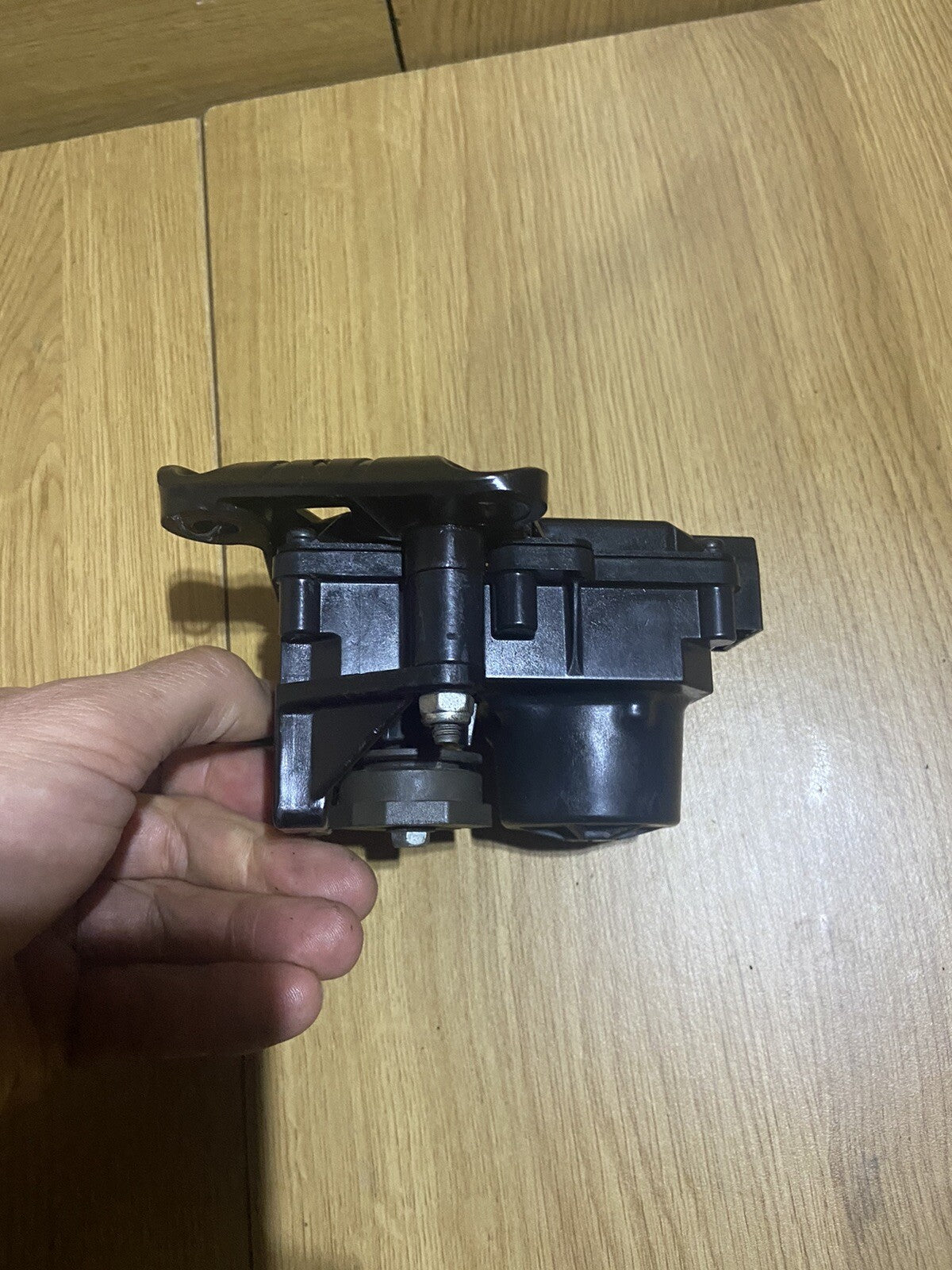 Aprilia Tuono V4 1100 Exhaust Valve Actuator & Bracket 2017 RSV4