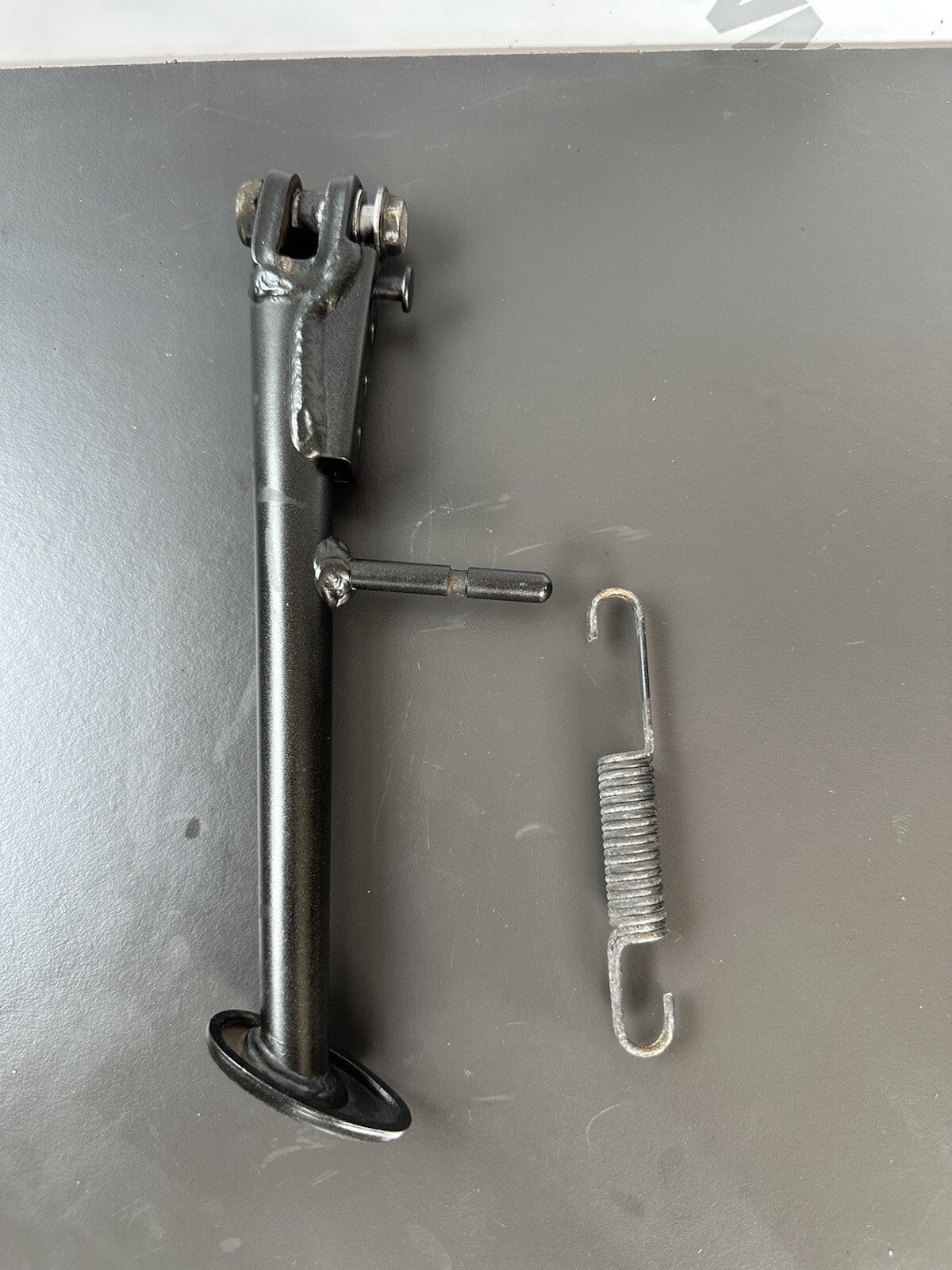 Kawasaki Z900 ZR900 2022 side prop kick stand Kawasaki Z900 Stand Kick Stand OEM