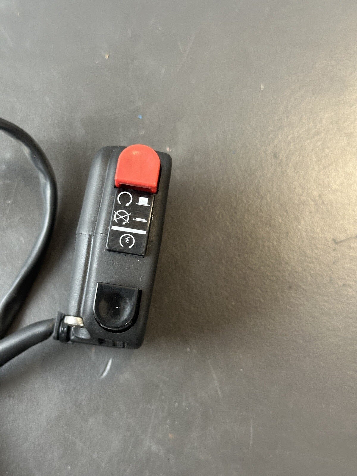 Aprilia Tuono V4 1100 Factory 2017 Right Switchgear Kill Switch OEM 2017 9105 M