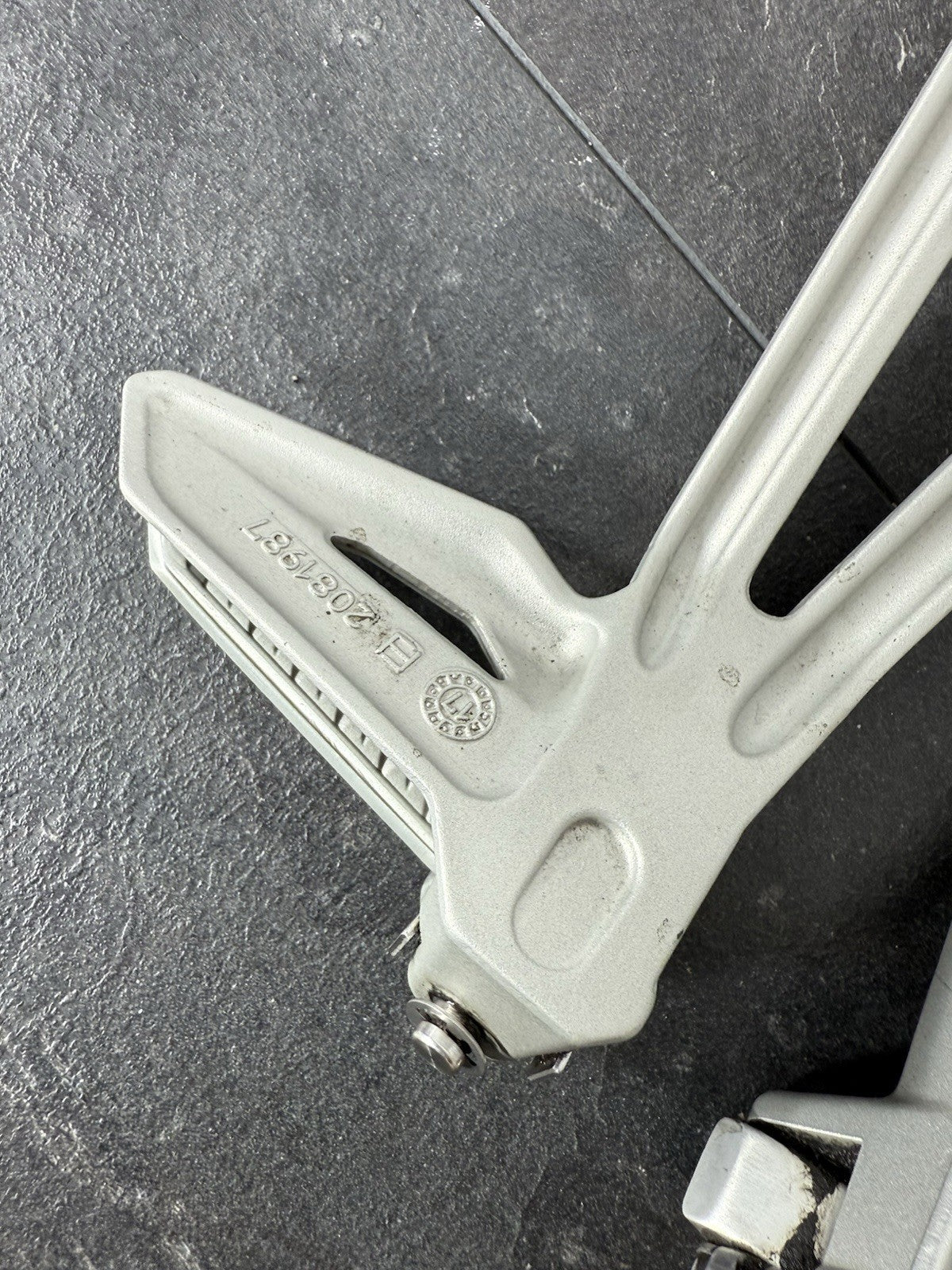 2f9b4287-33d3-463a-9eab-db79a5e3d095