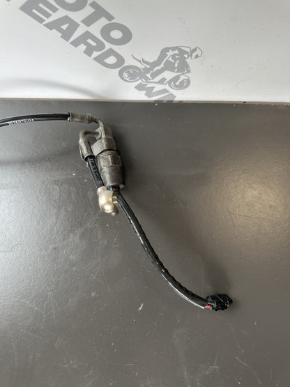 Triumph Speed Triple RS 1050 rear ABS valve and pipework T2026075 OEM 14,558 Mil