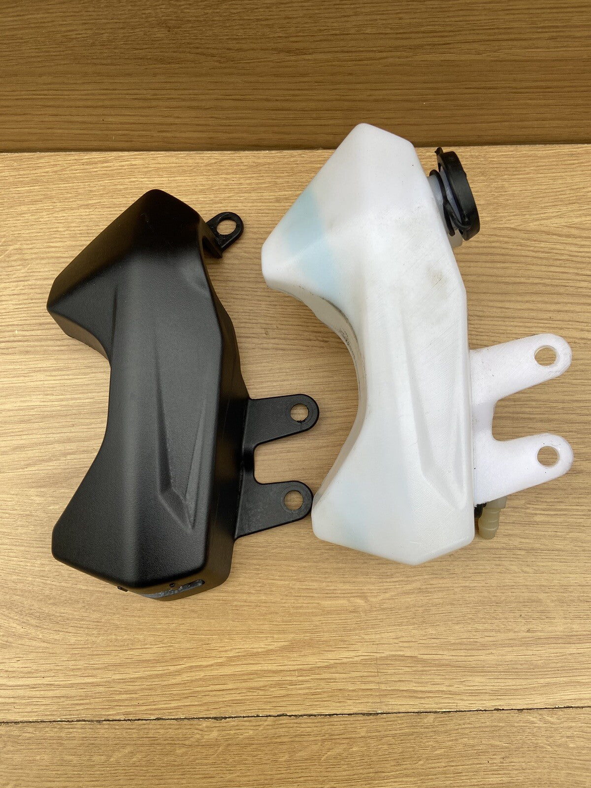 Triumph Street Triple 765 RS Coolant Water Tank Reservoir Overflow Bottle 2020