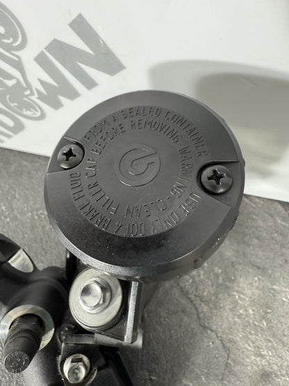 fb303ff2-abe6-4021-96e4-050a8a9eaa44