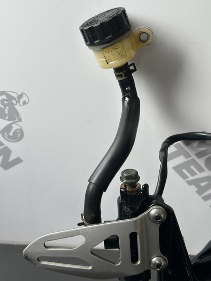 Suzuki GSXR 1000 GSXR1000 2009 - 2016 Front Right Side Footrest Foot Rest 2010