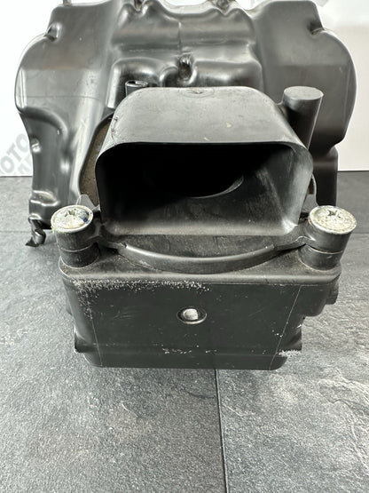 Kawasaki Z800 ABS 2016 Airbox & Filter 12691 Miles 2013-2018 OEM ZR800