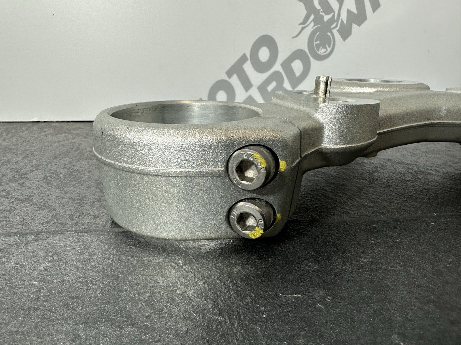 Triumph TIGER 900 GT PRO 2022 Top Yoke Upper Yoke 6337 Mile 2020-2023 OEM