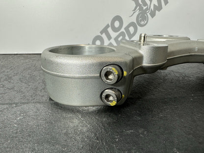 Triumph TIGER 900 GT PRO 2022 Top Yoke Upper Yoke 6337 Mile 2020-2023 OEM