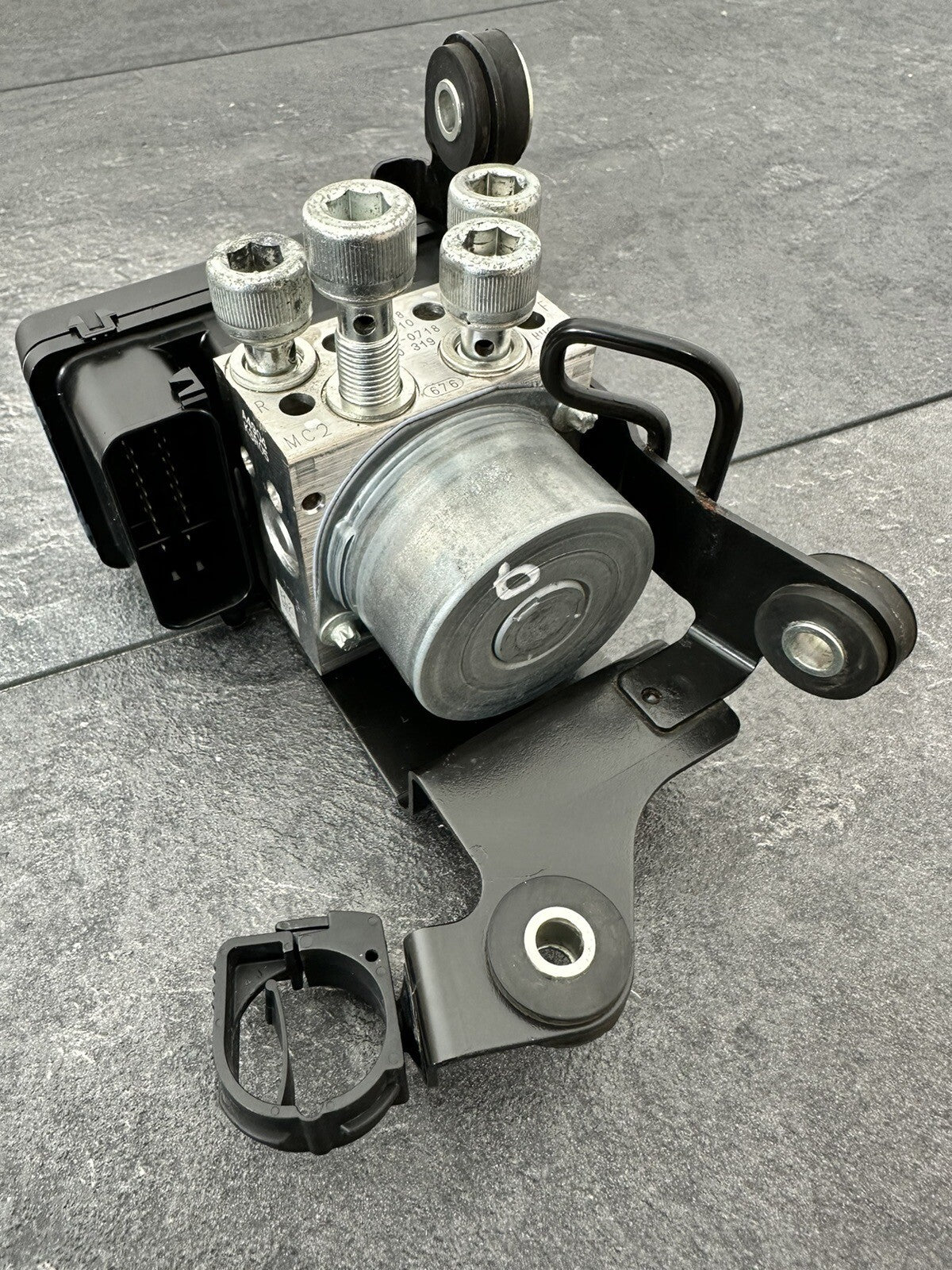 Kawasaki ZX6R 636 ABS 2016 ABS Pump Brake Module 8655 Miles 2013-2015 OEM