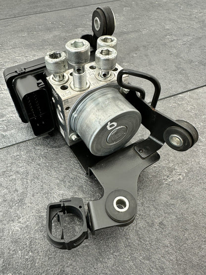 Kawasaki ZX6R 636 ABS 2016 ABS Pump Brake Module 8655 Miles 2013-2015 OEM