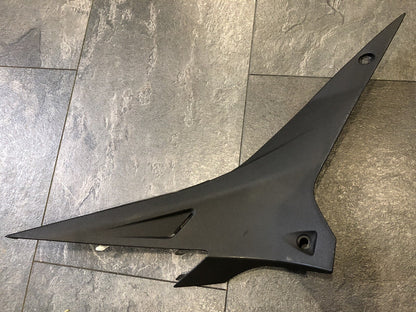 Aprilia Tuono V4 1100 FACTORY 2016 Right Side Fairing Tank Fairing OEM RSV4