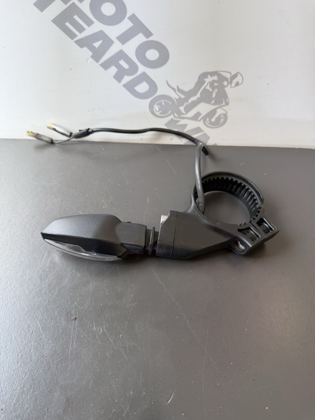 Triumph 660 Trident front Right hand side indicator 2021-2024 Right Front Signal