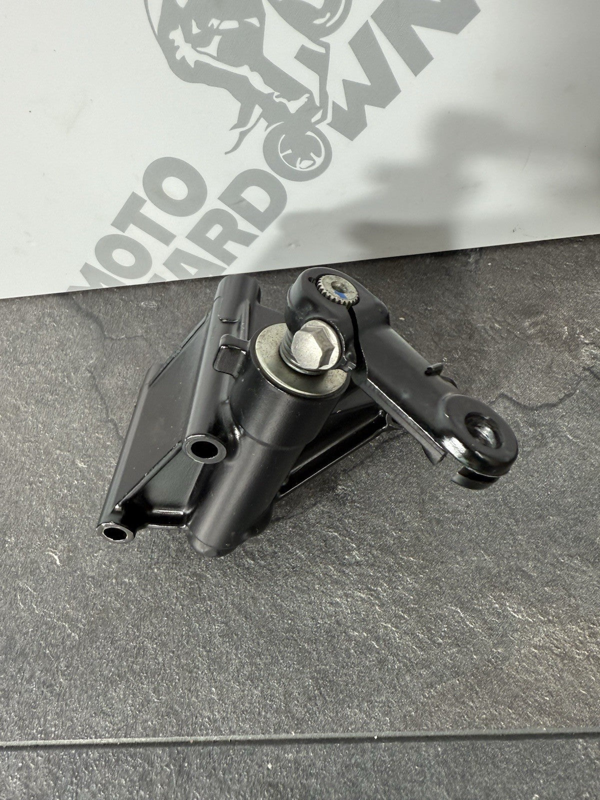 Suzuki GSXR 1000 R 2019 Clutch Release Mount Bracket 2017-25 OEM MM