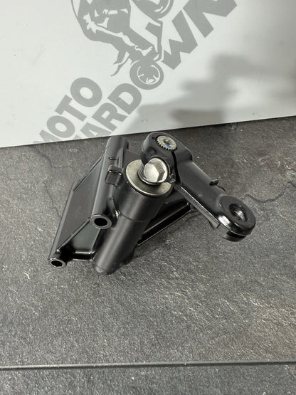 Suzuki GSXR 1000 R 2019 Clutch Release Mount Bracket 2017-25 OEM MM