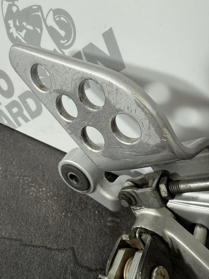 Yamaha YZF R125 R 125 2014 Right Rearset Footrest Brake MC 26983 Miles 2008-2018