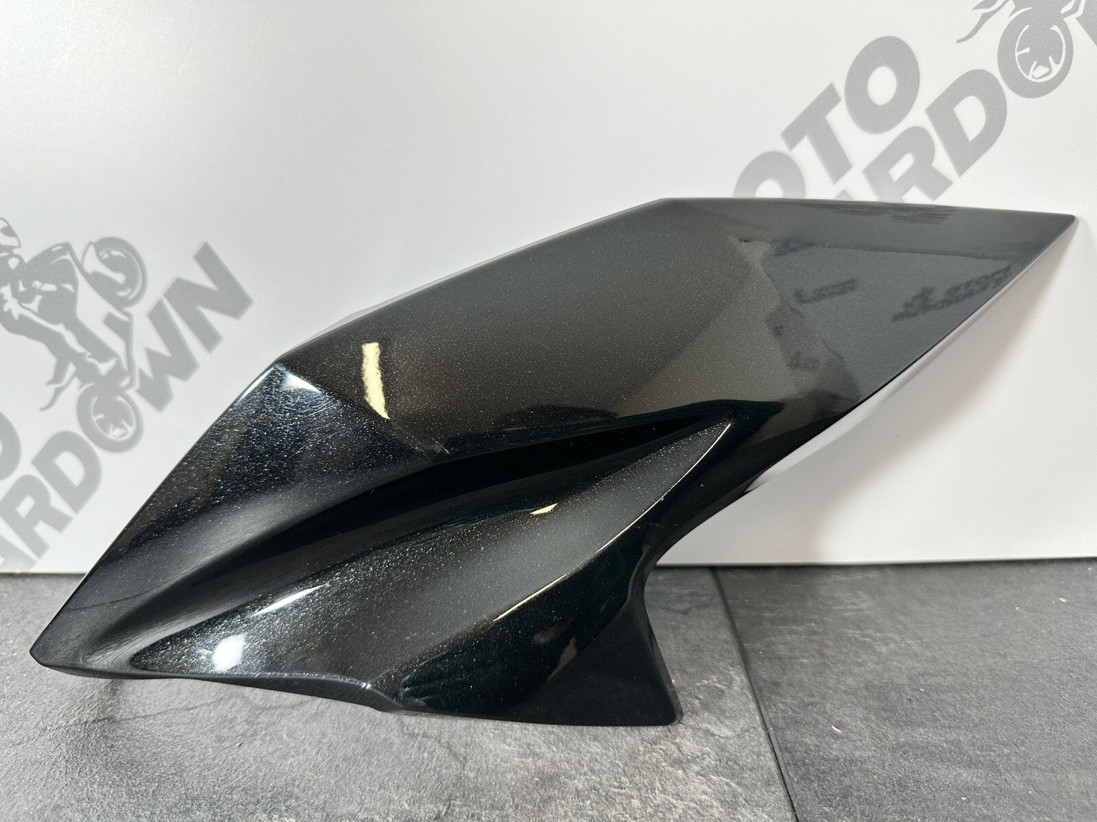 Kawasaki Z800 2016 Left Side Headlight Fairing Panel 12691 Miles 2013-2018 OEM