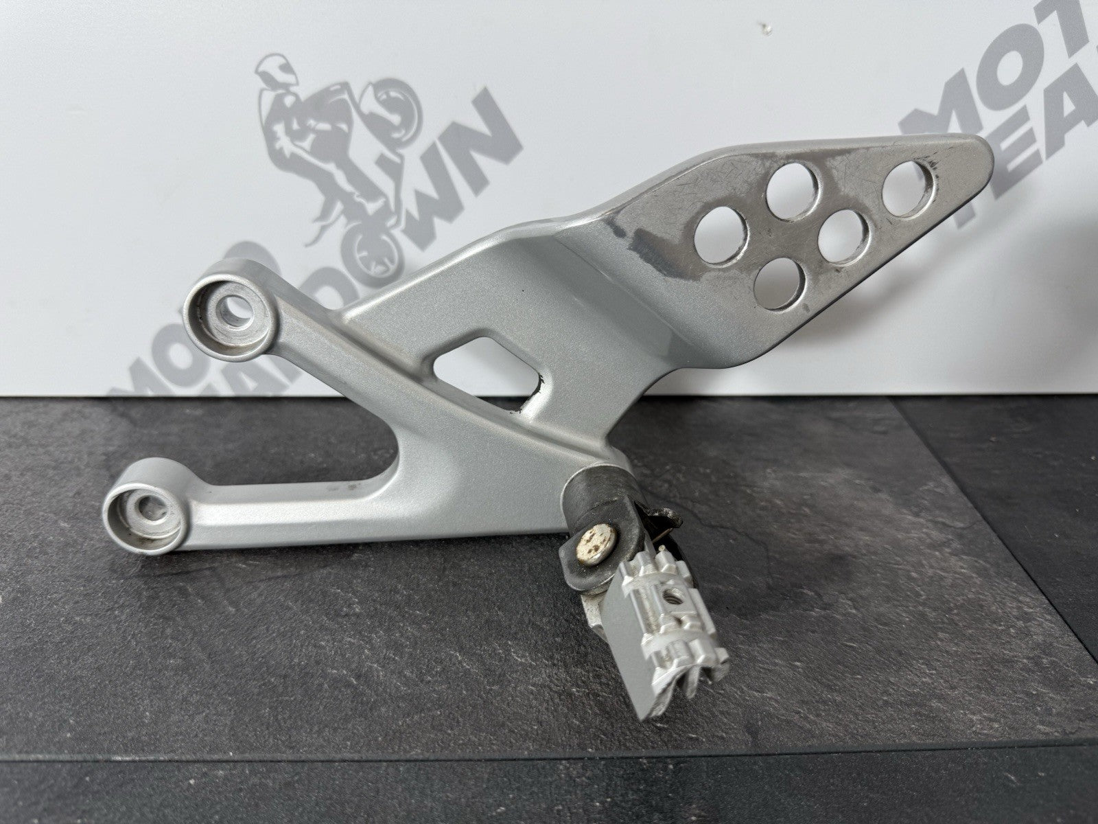 Yamaha YZF R125 R 125 2014 Left Rearset Footrest Mount 26983 Miles 2008-2018