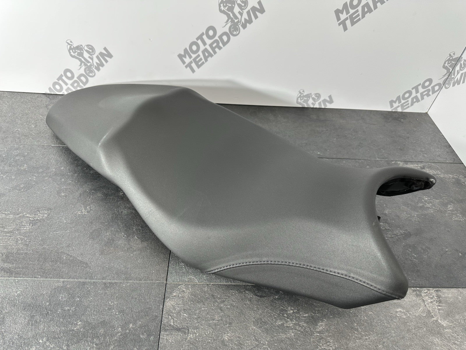 Triumph Street Triple 675 R 2015 Seat Riders Pillion Seat 2016 16470 Miles OEM