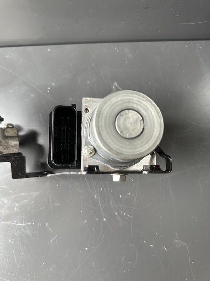 Yamaha MT09SP ABS pump 2021 - 2024 Yamaha MT09 SP ABS pump OEM 2022 5101 Miles