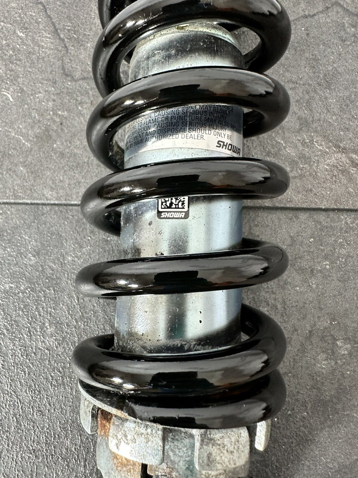 Triumph Trident 660 2022 SHOWA Rear Shock Absorber 2962 Miles 2021-2024 OEM