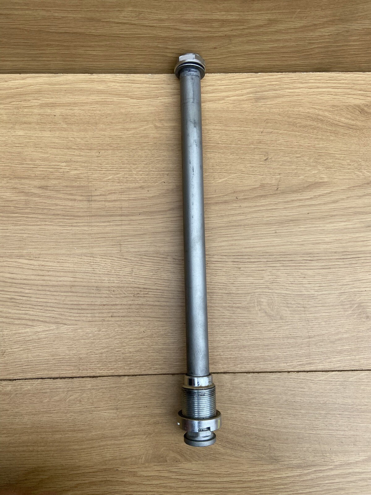 Aprilia Tuono V4 1100 FACTORY Swingarm Frame Spindle Bolt OEM RSV4 2017-2019 OEM