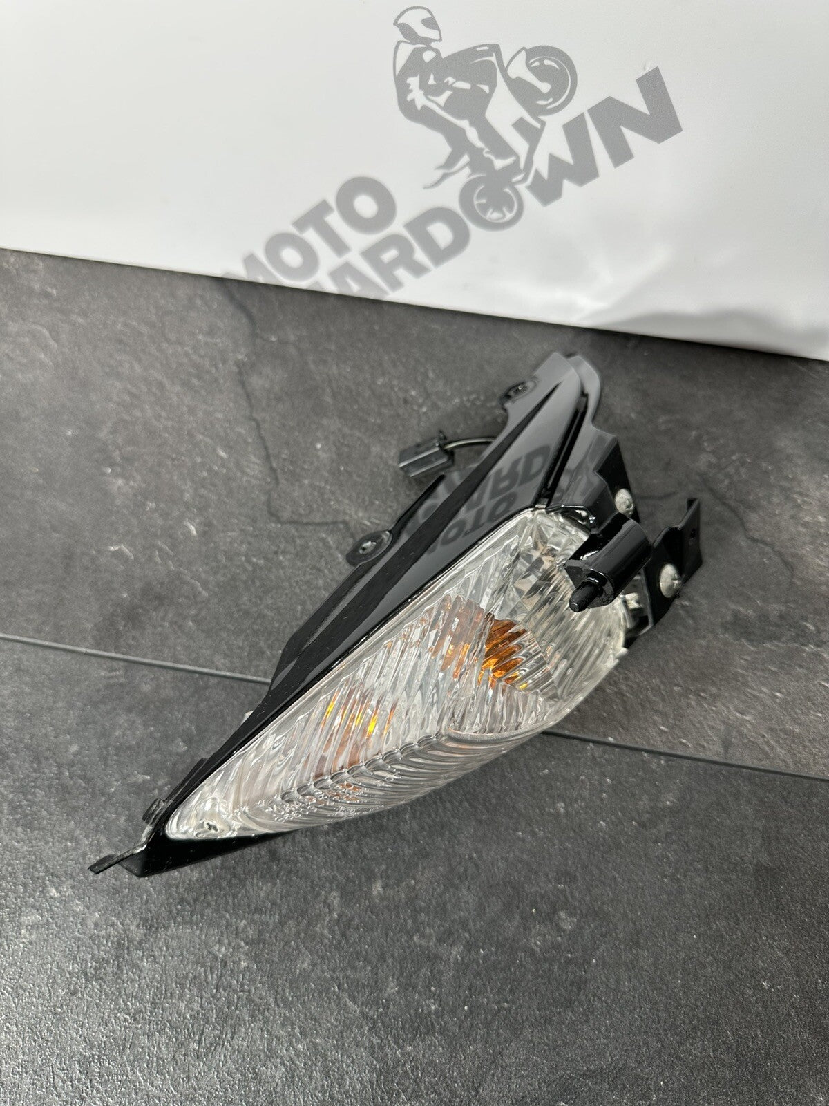 Suzuki GSXR 1000 2014 Rear Right Indicator Assembly 22774 Miles 2009-2016 OEM