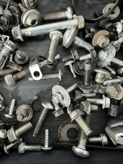 Suzuki GSXR 1300 2016 HAYABUSA Nuts Bolts Fixings Brackets Job Lot 18408 Miles