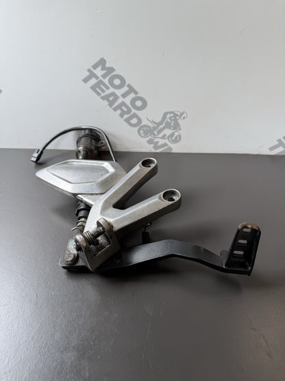 Triumph Trident 660 Right Rearset Footrest Mastercylinder BENT PEDAL 2021-24