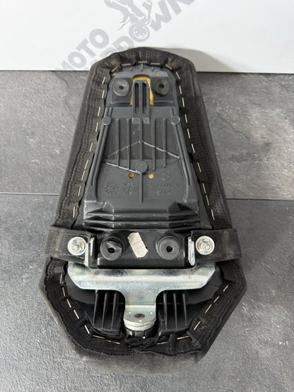 Yamaha YZF R125 R 125 2014 Seat Pillion Seat Rear Seat 26983 Miles 2008-2018 OEM