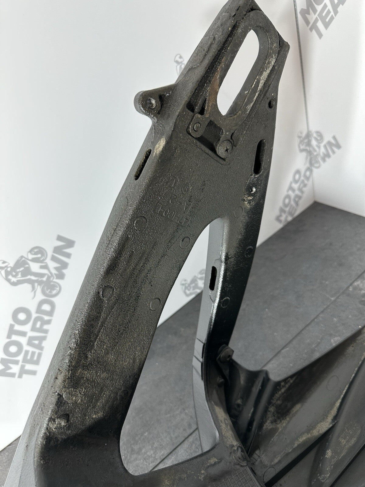 Suzuki GSXR 1000 2014 Swing Arm Swinging Arm Hugger 22774 Miles 2009-2016 OEM