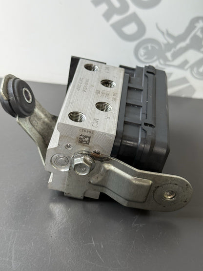 Suzuki GSXS 125 ABS Pump Controller 2017-2021 Suzuki GSXS 125 ABS Pump OEM
