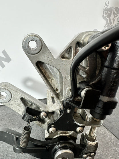 Triumph Trident 660 2022 Right Rearset Footrest Mastercylinder 2962 Mile 2021-24
