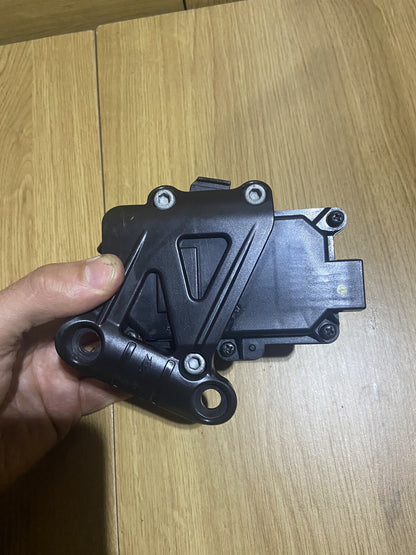 Aprilia Tuono V4 1100 Exhaust Valve Actuator & Bracket 2017 RSV4