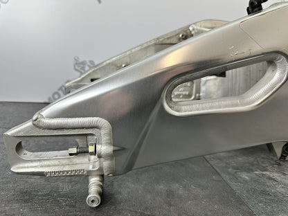Aprilia Tuono V4 1100 Factory 2020 Swingarm Swinging Arm 6889 Miles OEM 2019