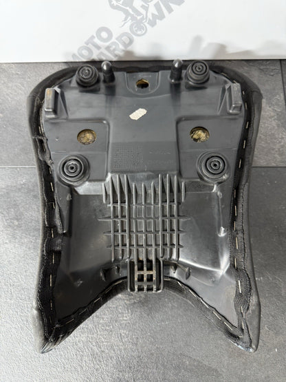Yamaha YZF R125 R 125 2014 Seat Riders Seat *DAMAGED* 26983 Miles 2008-2018 OEM
