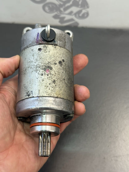 f02937d7-a6a6-4780-a2de-d3e2a57e5fae