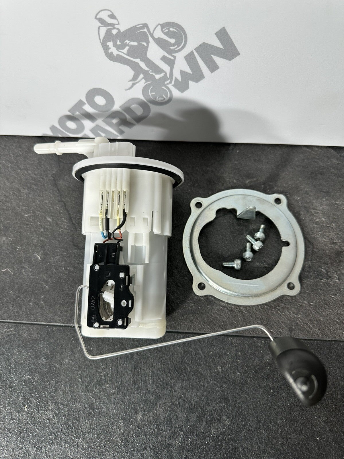 Yamaha R7 690 2024 Fuel Pump Petrol Pump Sender 1784 Miles 2022 2023 OEM UK ONLY