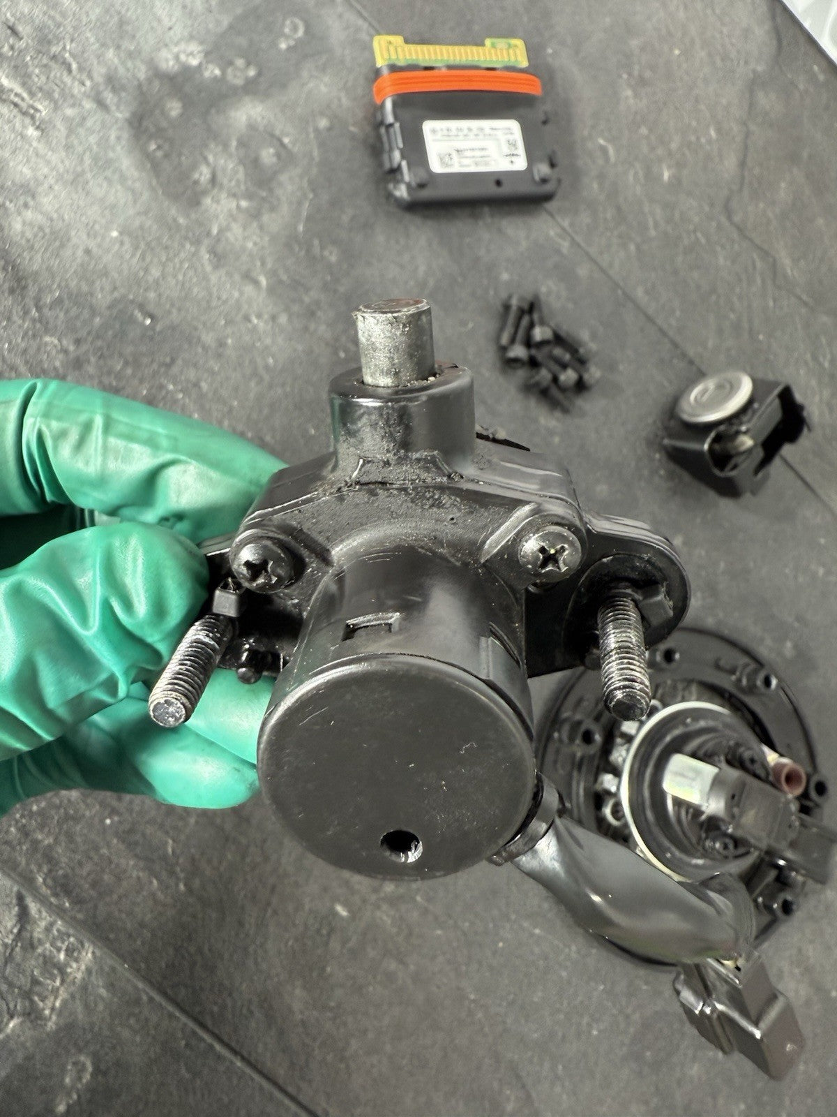 f35d6233-2ae6-4c7e-940c-93e72c937e0e