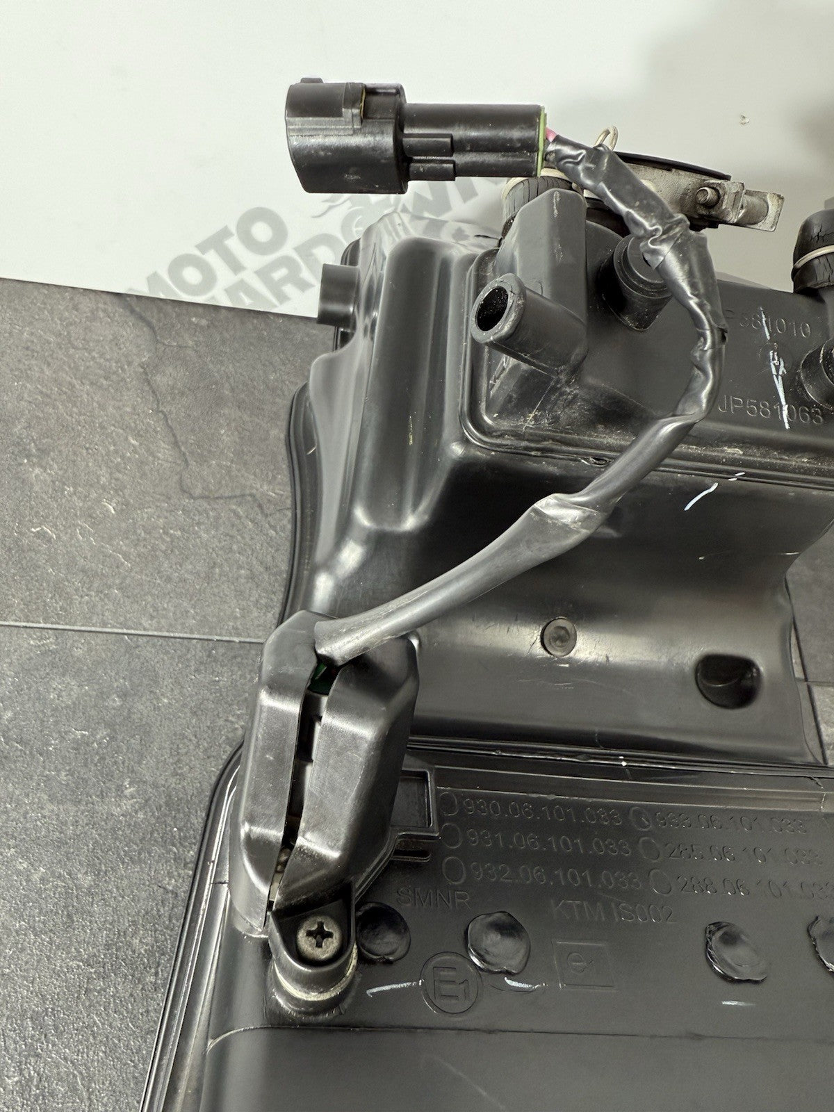 9c46aa04-4d09-4e2c-bea8-2425fc2d758a