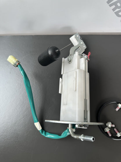 Kawasaki Z900 ZR900 Petrol fuel pump Genuine OEM 2022 UK ONLY Z900 Petrol Pump