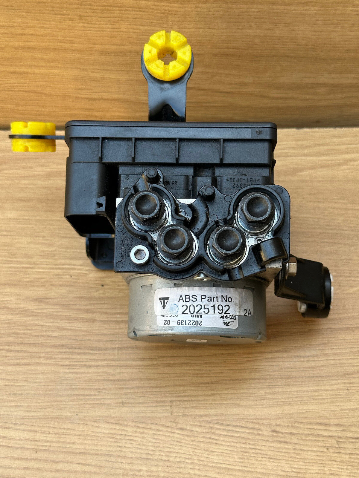 TRIUMPH SPEED TRIPLE 1200 RS 1200 RR ABS Pump  - T2025192 OEM 2022 1200RS PUMP