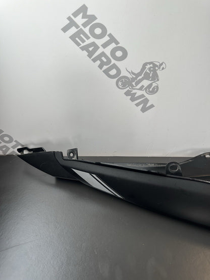 Yamaha MT03 MT-03 Right Rear fairing panel rear Right wing trim 1WD-F1721-00 OEM